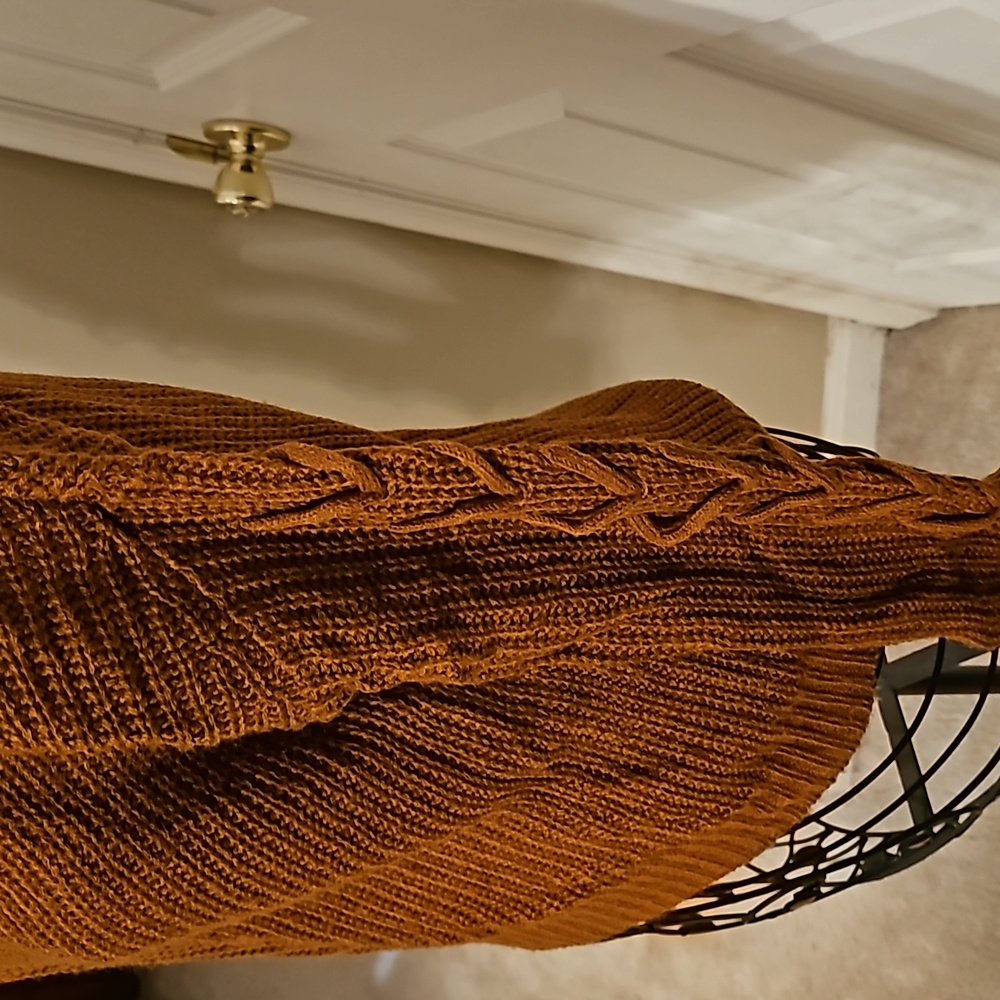 Sweater - Picture 2 of 5